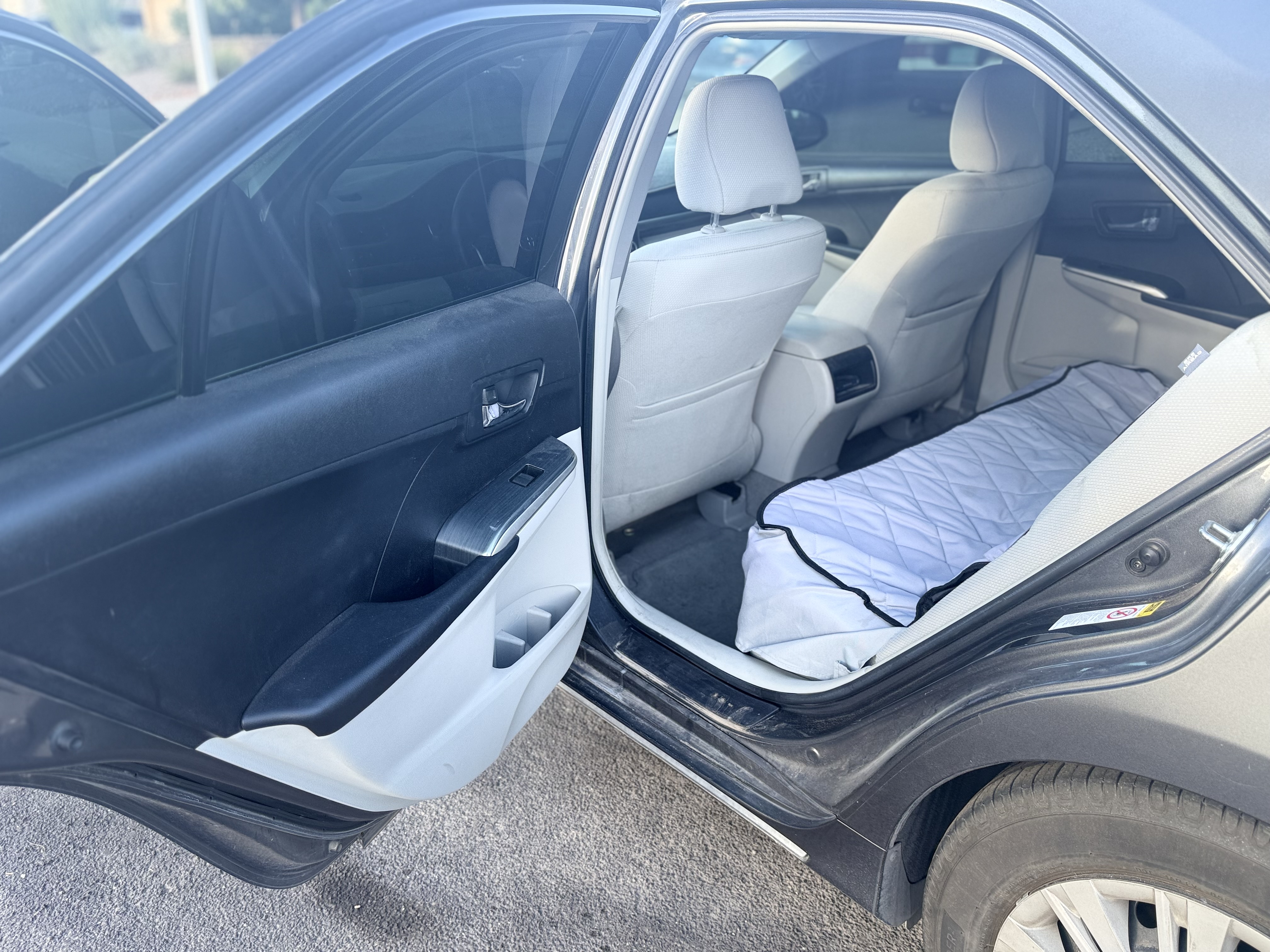 Used 2012 Toyota Camry LE FWD image 8