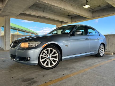 Used 2011 BMW 328i xDrive Sedan image 2