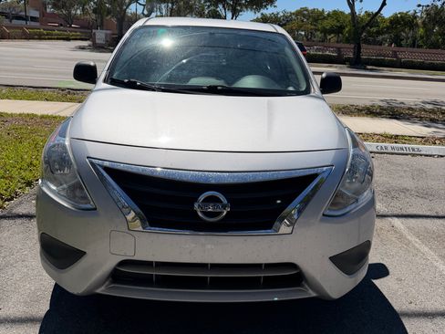 Used 2015 Nissan Versa S image 2