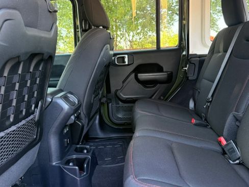 Used 2021 Jeep Wrangler Unlimited Rubicon w/ Safety Group AWD/4WD image 9