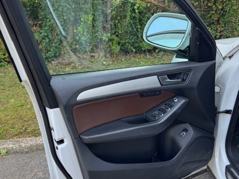 Used 2015 Audi Q5 2.0T Premium Plus w/ Technology Package image 10