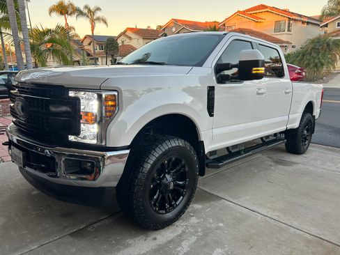 Used 2019 Ford F250 Lariat w/ Lariat Value Package image 2