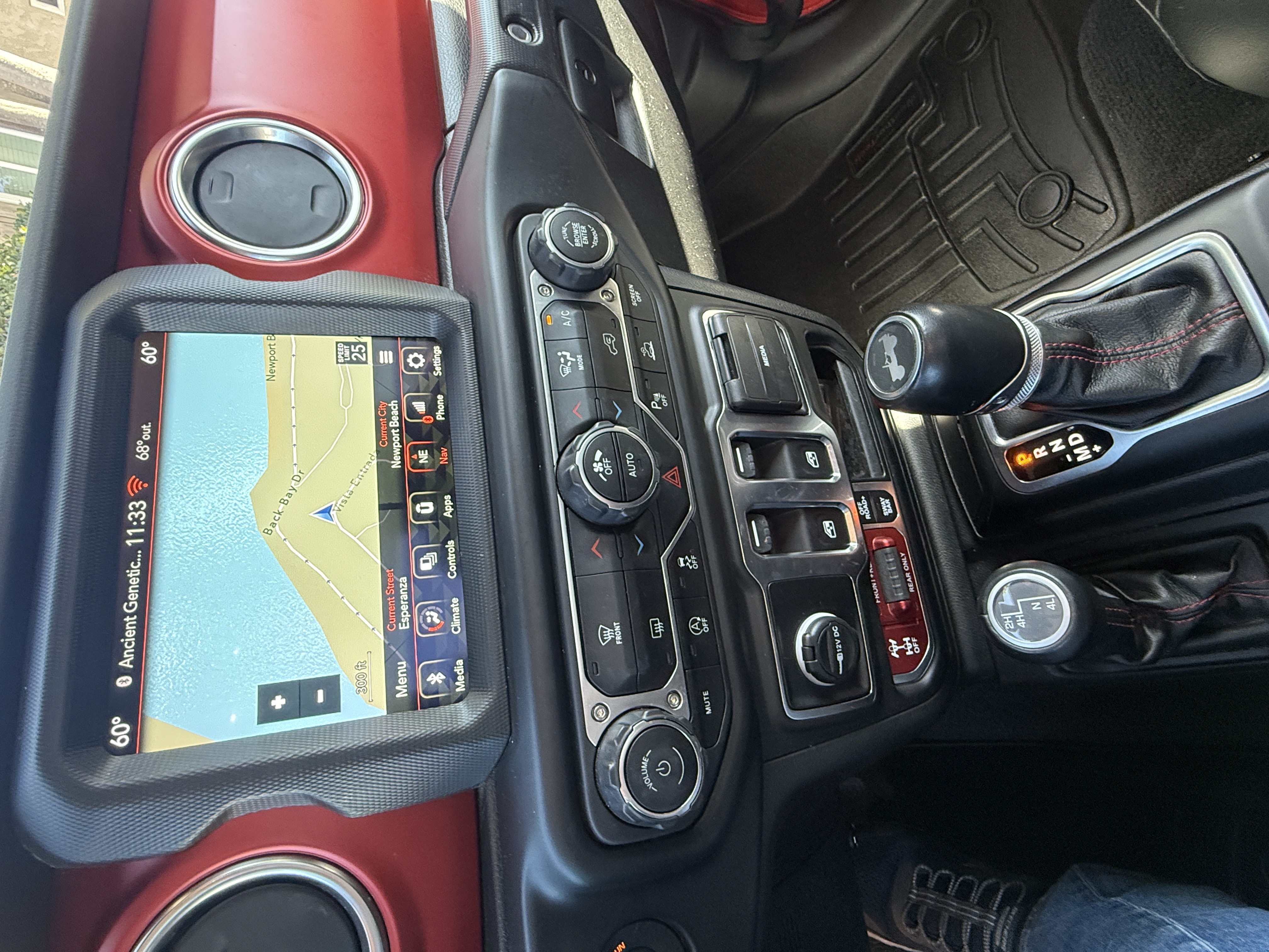 Used 2023 Jeep Wrangler Rubicon w/ LED Lighting Group AWD/4WD image 8