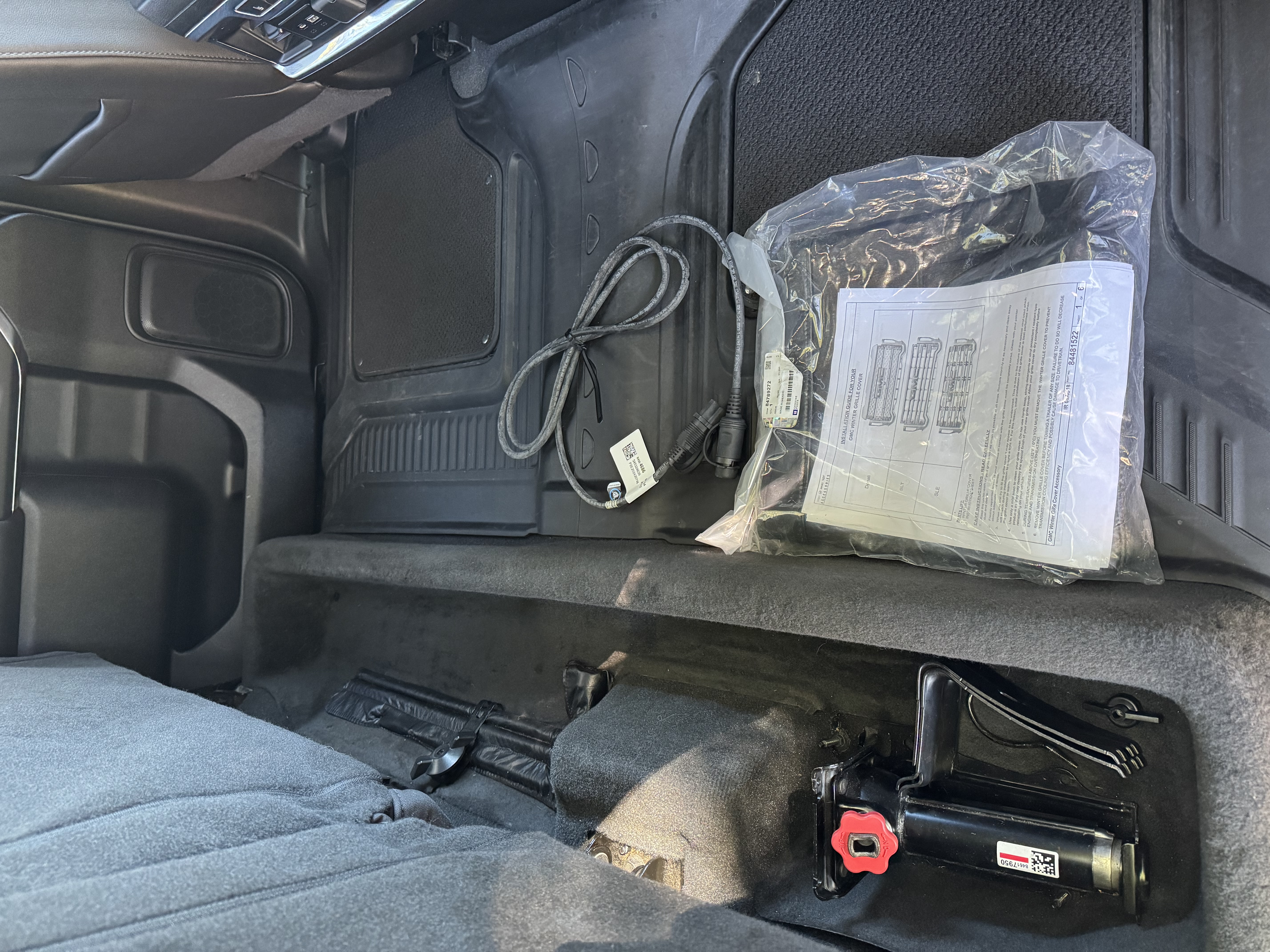 Used 2021 GMC Sierra 2500 AT4 w/ AT4 Premium Plus Package AWD/4WD image 17