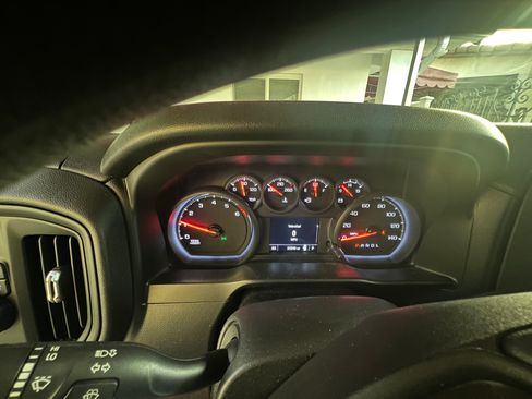 Used 2021 Chevrolet Silverado 1500 Custom image 12