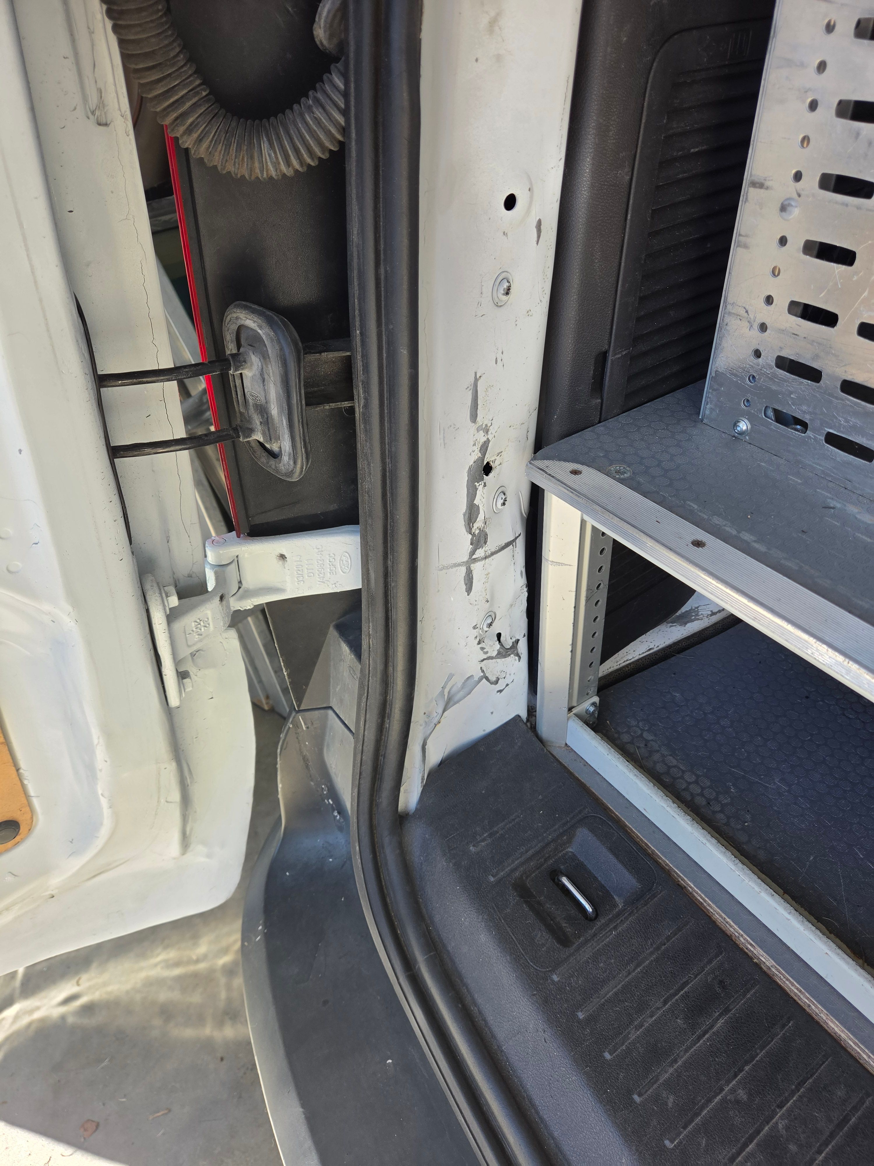 Used 2015 Ford Transit Connect XL FWD image 28