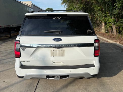 Used 2018 Ford Expedition Limited RWD image 2