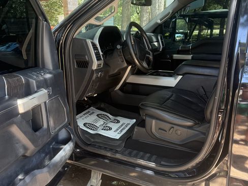 Used 2020 Ford F350 Lariat w/ Lariat Ultimate Package AWD/4WD image 9