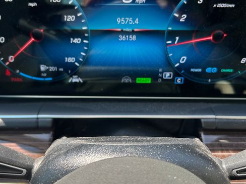 Used 2021 Mercedes-Benz GLS 580 4MATIC image 4