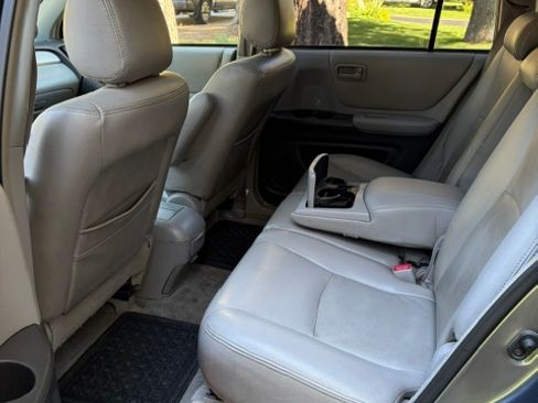 Used 2007 Toyota Highlander Sport AWD/4WD image 13
