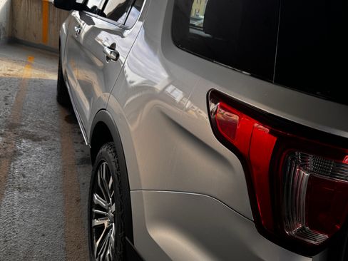 Used 2017 Ford Explorer Platinum image 14