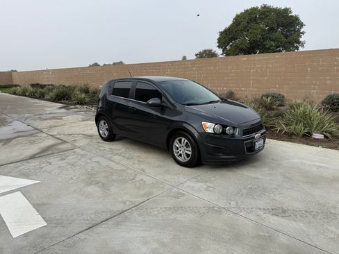 Used 2014 Chevrolet Sonic LT image 9