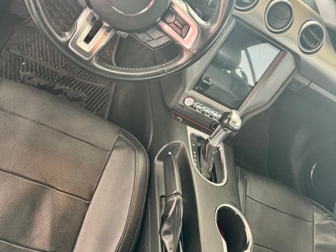 Used 2018 Ford Mustang Premium image 8