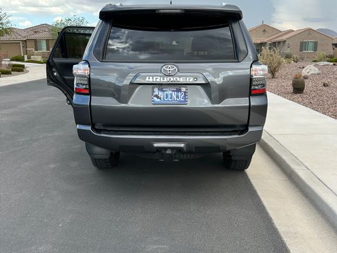 Used 2016 Toyota 4Runner SR5 Premium AWD/4WD image 10