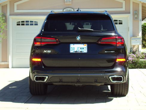 Used 2022 BMW X5 xDrive40i w/ M Sport Package image 10