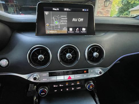 Used 2019 Kia Stinger GT2 AWD/4WD image 23