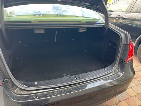 Used 2014 Mercedes-Benz E 350 Sedan image 10