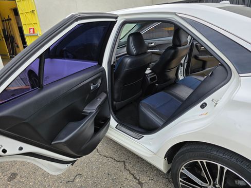 Used 2016 Toyota Camry SE image 11
