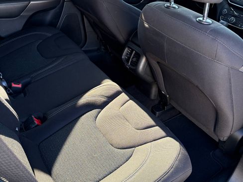 Used 2019 Jeep Cherokee Latitude w/ Popular Appearance Group image 14