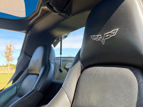 Used 2010 Chevrolet Corvette Grand Sport w/ Preferred Equipment Group image 11