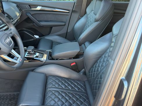 Used 2024 Audi SQ5 Premium Plus w/ Premium Plus Package image 11