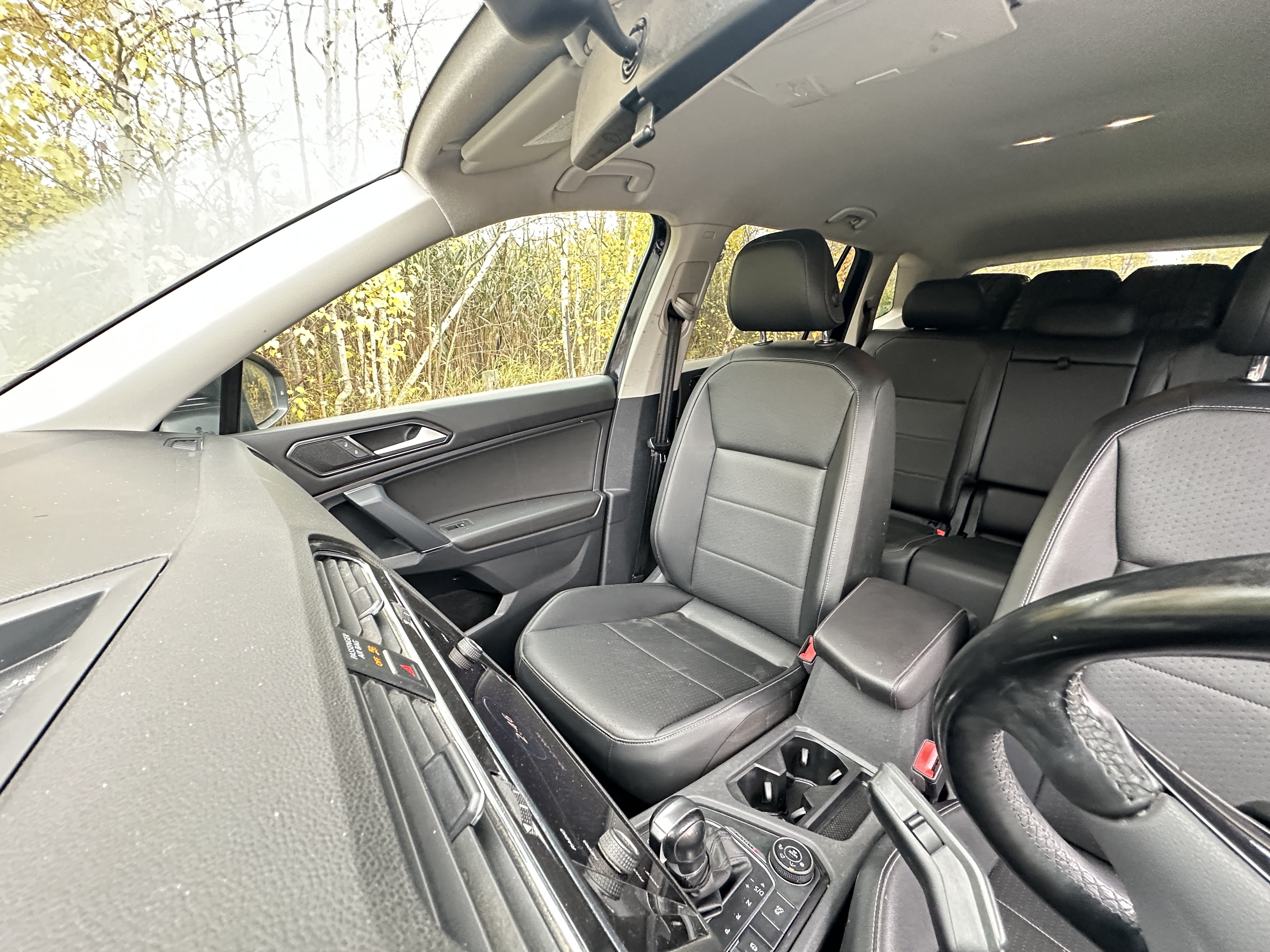 Used 2018 Volkswagen Tiguan SE AWD/4WD image 16