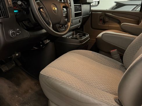 Used 2014 Chevrolet Express 3500 LT w/ LT Preferred Equipment Group image 13