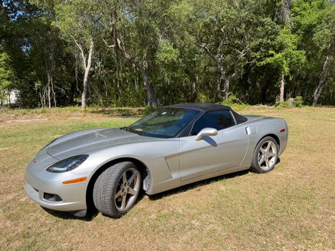 Used 2005 Chevrolet Corvette Convertible w/ Preferred Equipment Group RWD image 1