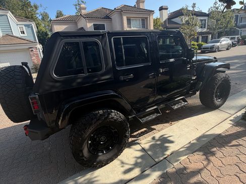 Used 2008 Jeep Wrangler Unlimited Sahara w/ Dual Top Group AWD/4WD image 14