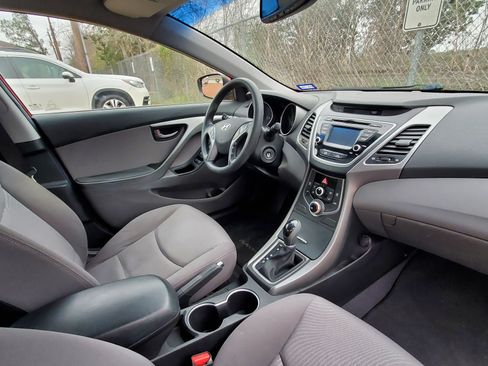 Used 2015 Hyundai Elantra SE w/ Option Group 02 image 16