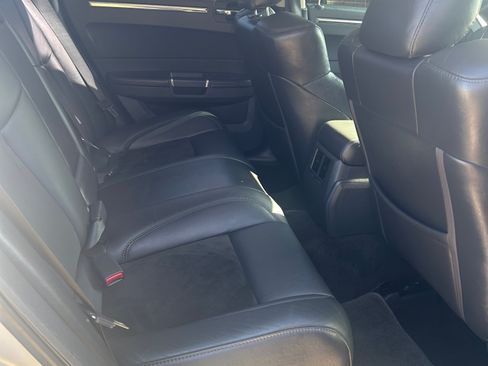 Used 2009 Chrysler 300 SRT8 w/ SRT Option Group II RWD image 29