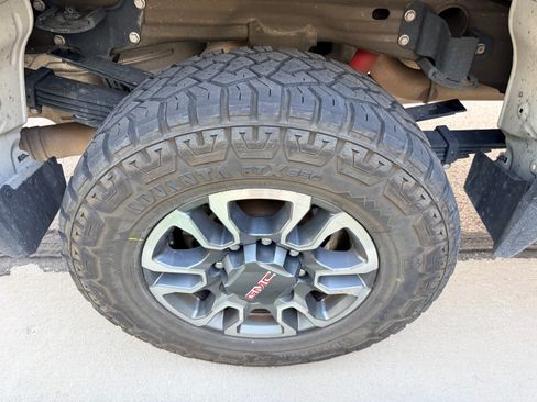 Used 2023 GMC Sierra 3500 Pro w/ Gooseneck/5TH Wheel Package AWD/4WD image 17