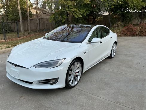 Used 2017 Tesla Model S P100D image 1