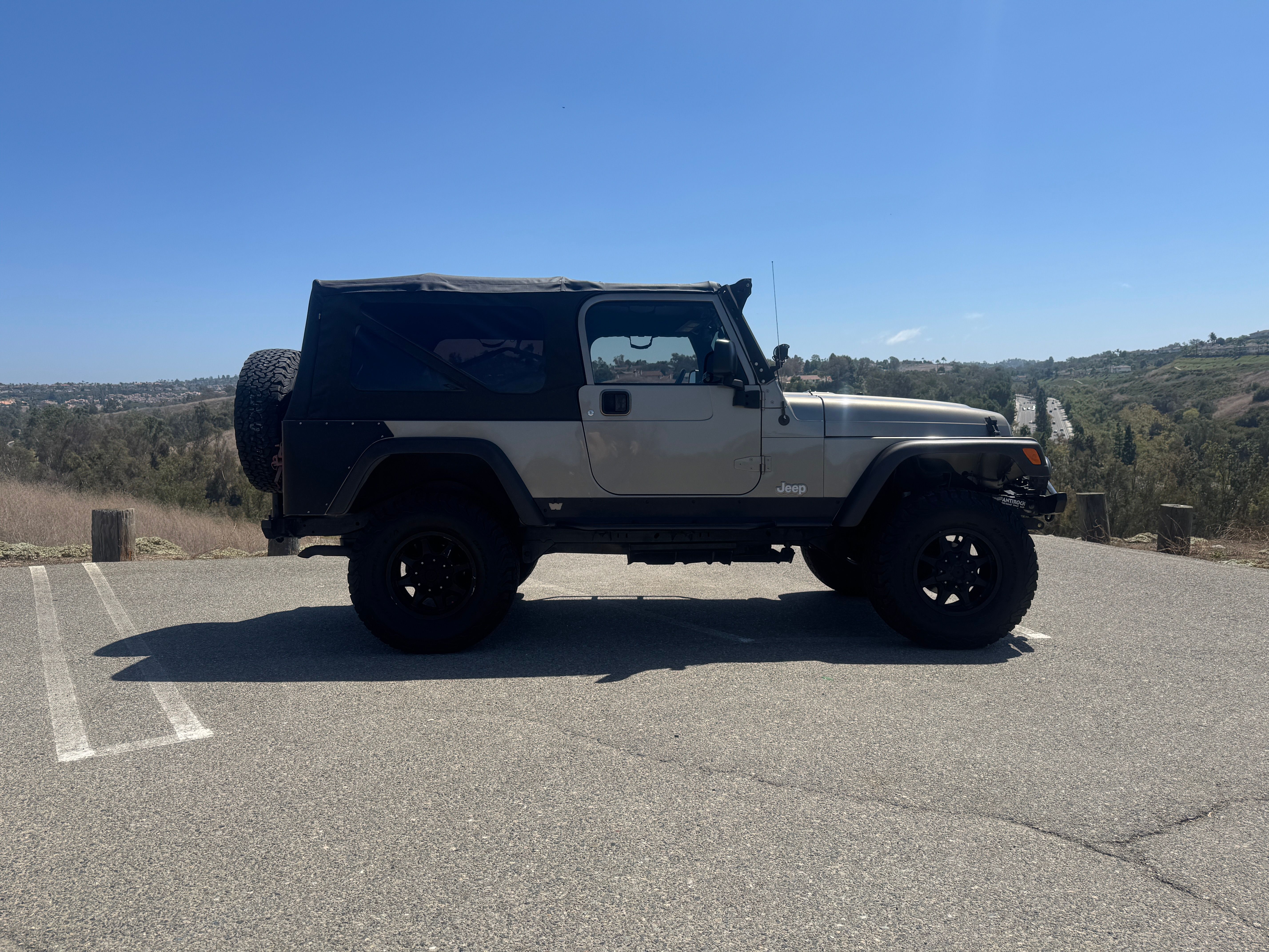 Used 2006 Jeep Wrangler Unlimited AWD/4WD image 2