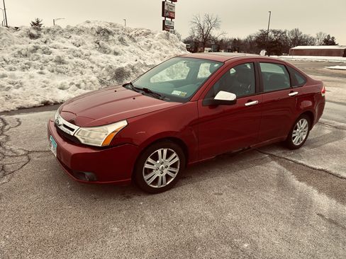 Used 2010 Ford Focus SEL image 1