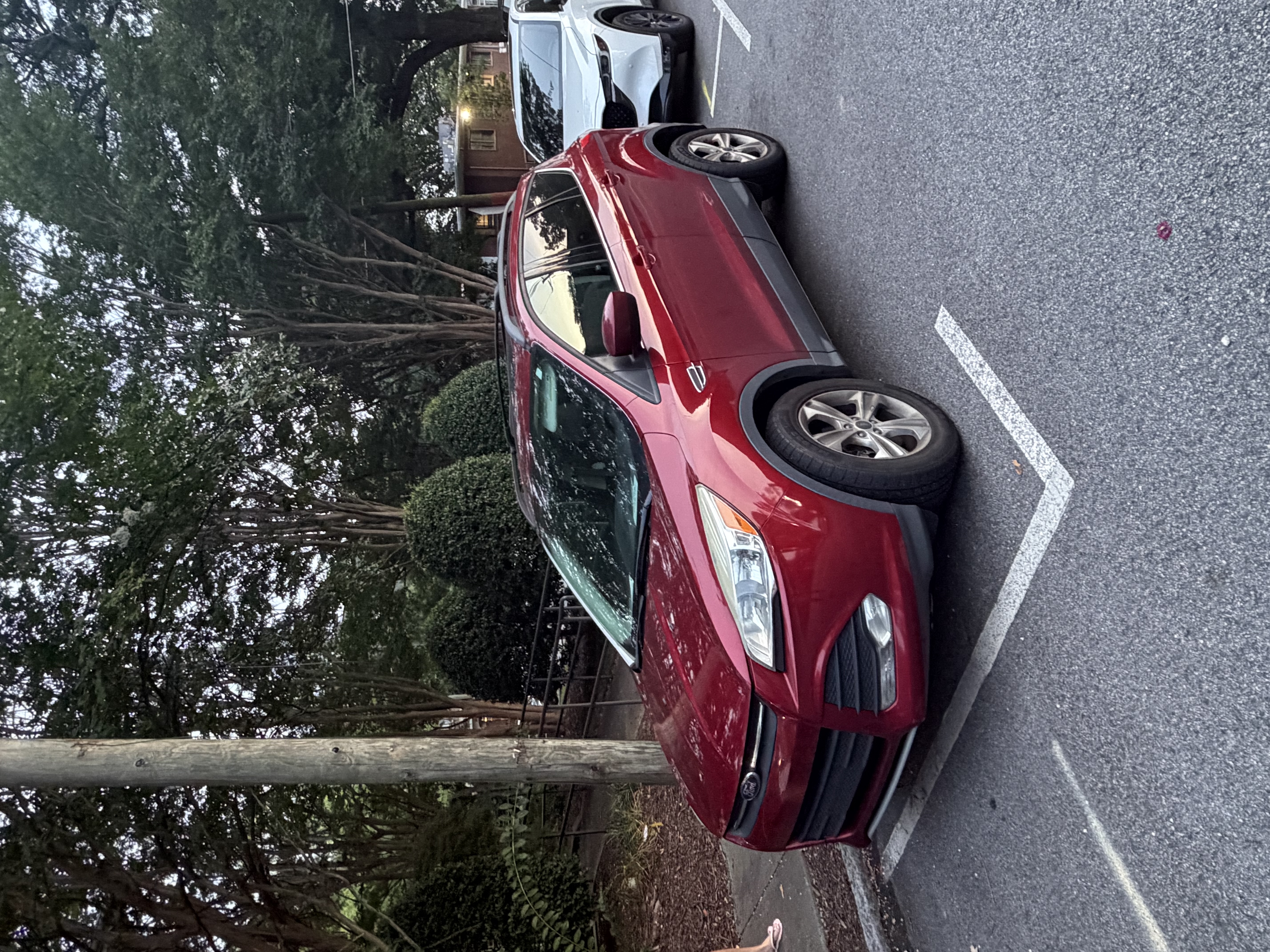 Used 2015 Ford Escape SE w/ Equipment Group 201A FWD image 1