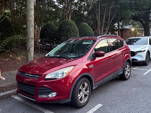 Used 2015 Ford Escape SE w/ Equipment Group 201A FWD image 1