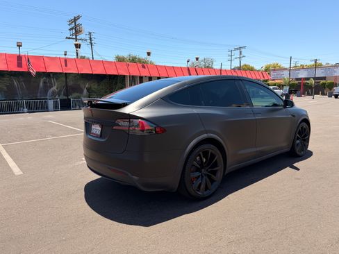 Used 2020 Tesla Model X Long Range AWD/4WD image 2