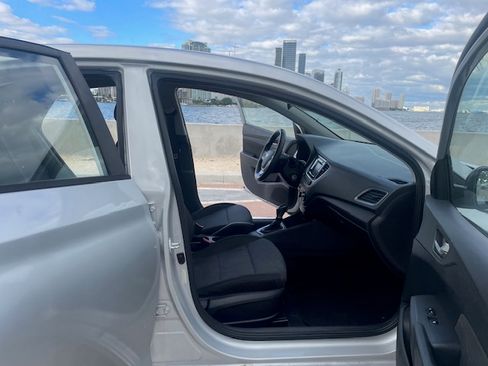 Used 2019 Hyundai Accent SE image 17