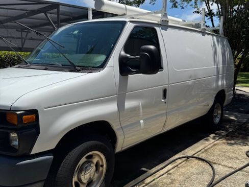 Used 2014 Ford E-250 and Econoline 250 w/ Crew Van Package image 2