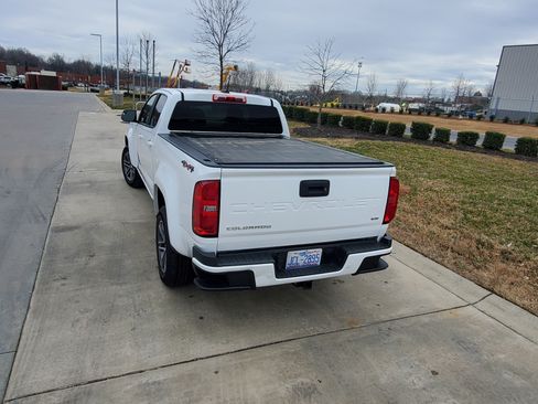 Used 2021 Chevrolet Colorado W/T w/ Custom Special Edition image 4