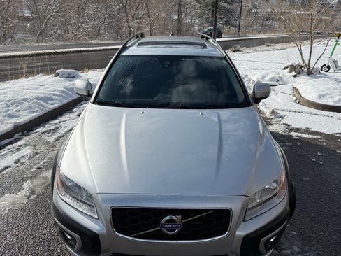 Used 2015 Volvo XC70 T6 w/ Proximity Package image 4