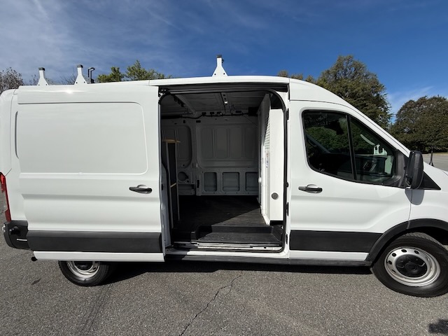 Used 2024 Ford Transit 250 148 Medium Roof RWD image 10