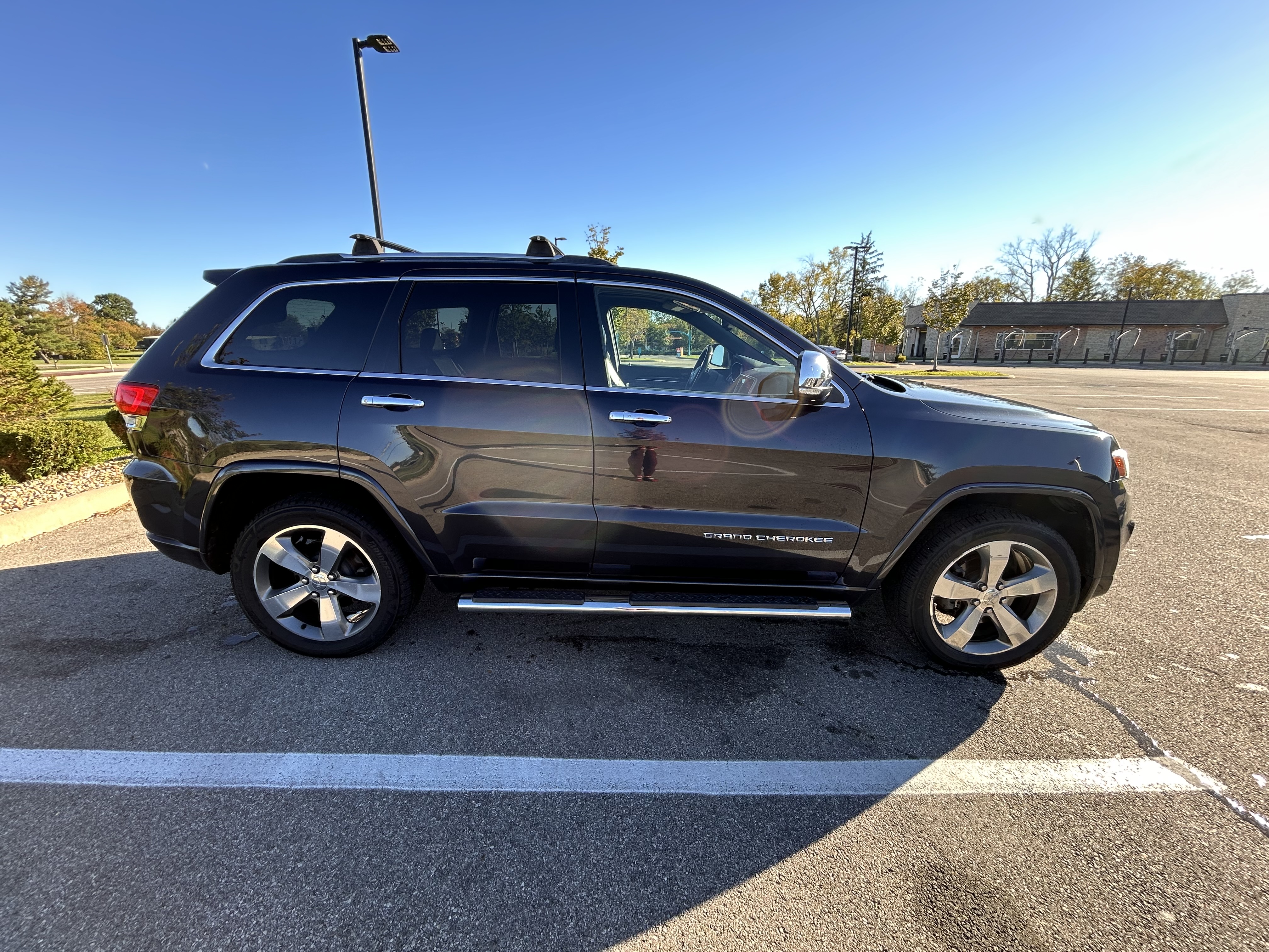 Used 2014 Jeep Grand Cherokee Overland AWD/4WD image 1