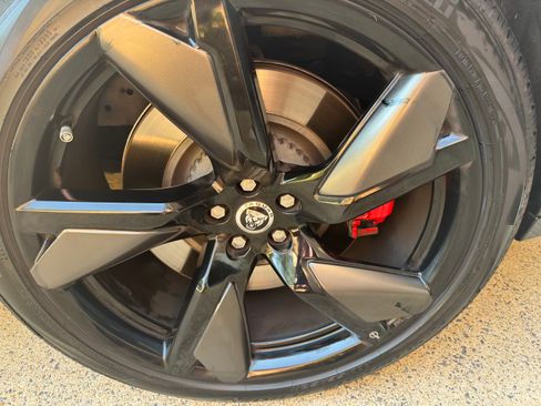 Used 2024 Jaguar F-PACE SVR image 10