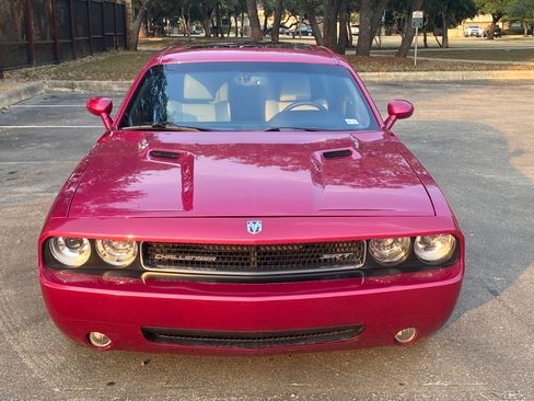Used 2010 Dodge Challenger SRT8 w/ Furious Fuchsia Group RWD image 6