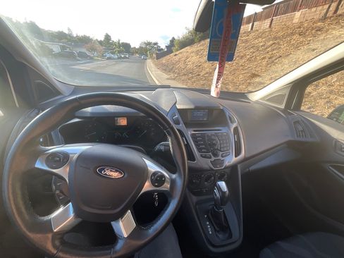 Used 2015 Ford Transit Connect XLT image 10