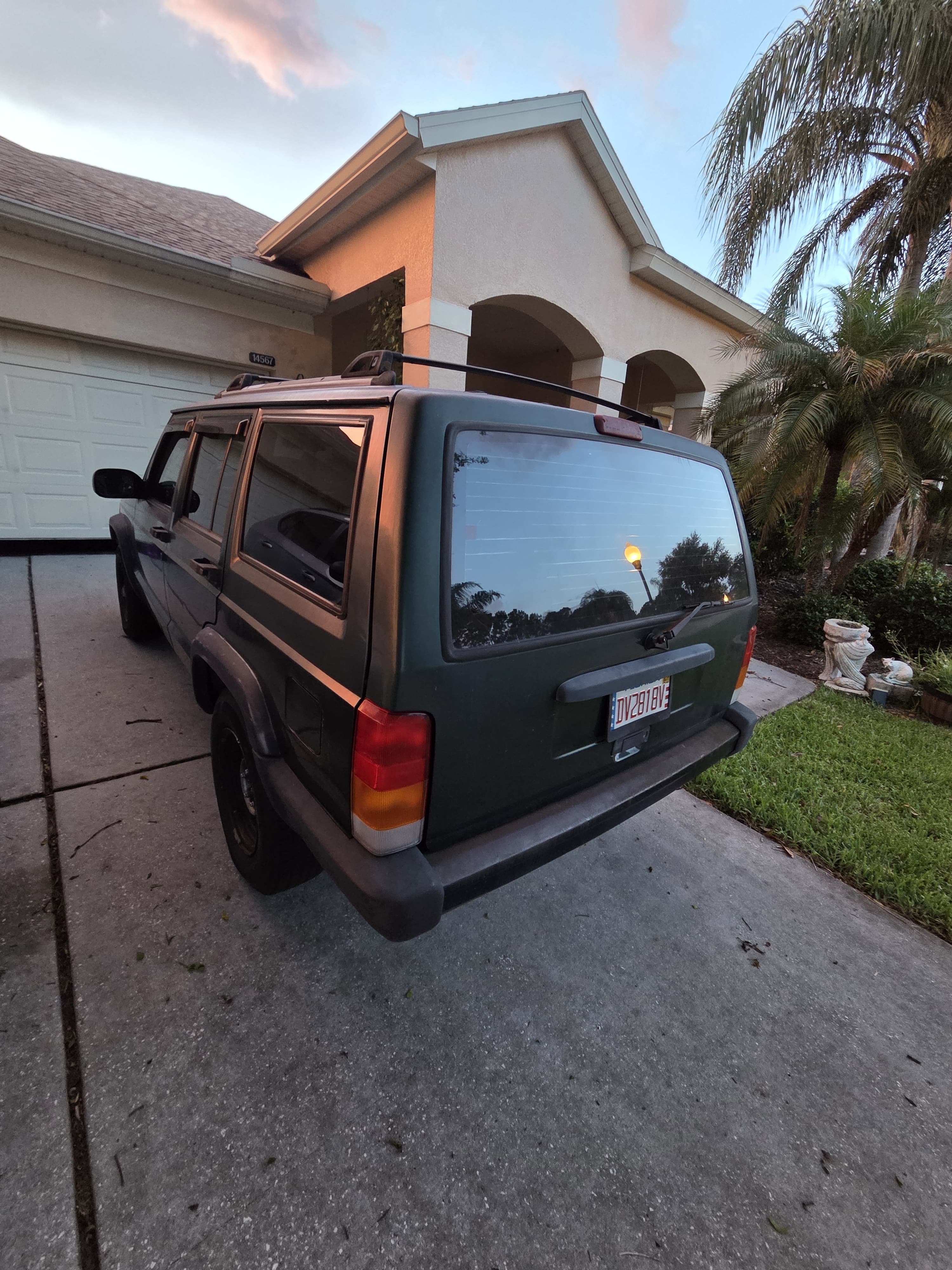 Used 2000 Jeep Cherokee SE RWD image 2