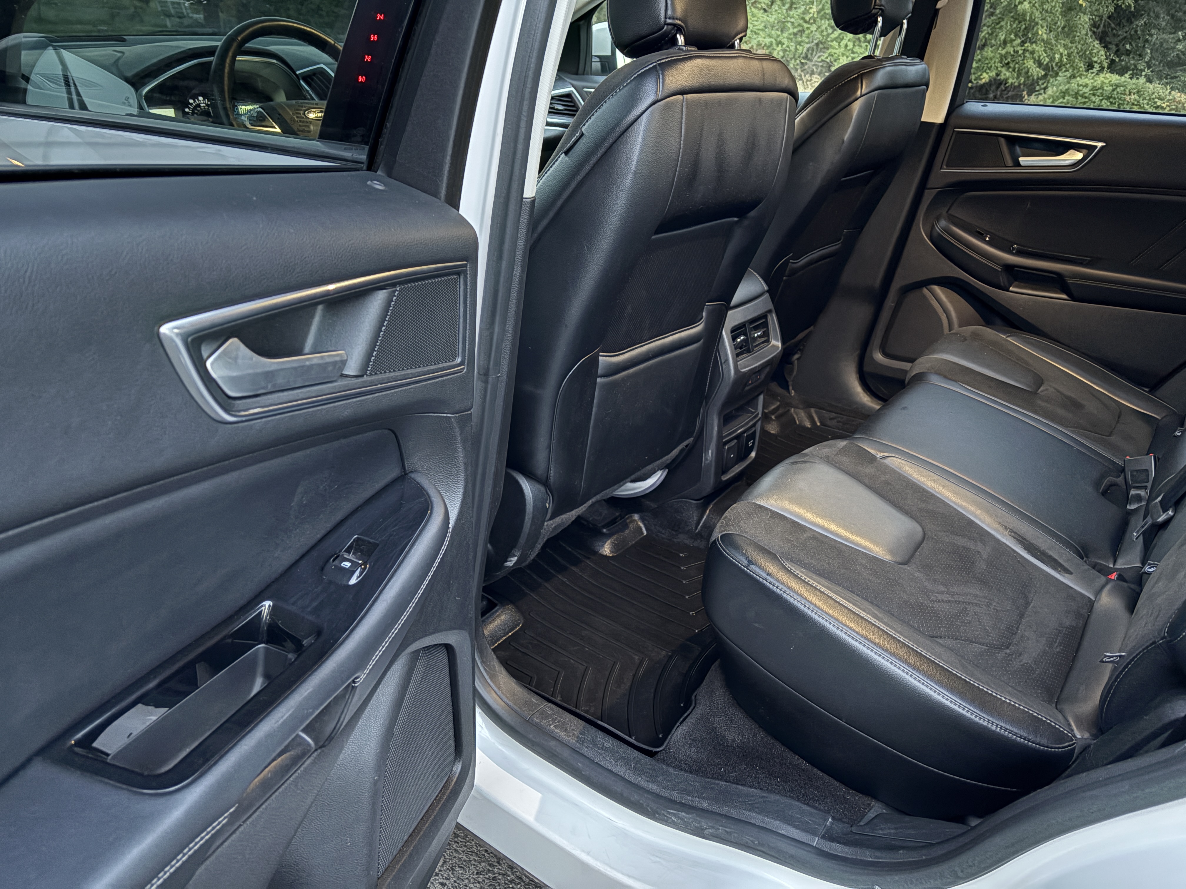 Used 2018 Ford Edge Sport w/ Equipment Group 401A AWD/4WD image 16