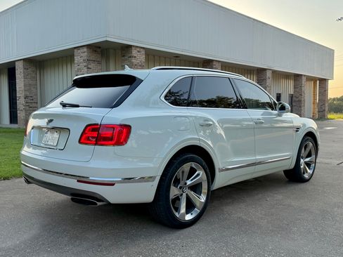 Used 2017 Bentley Bentayga AWD/4WD image 9